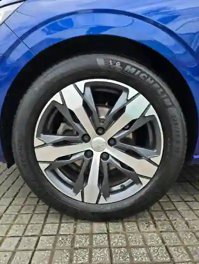 Peugeot 3008 2018 - 15499 EUR, 174478 km - AUTO.MOTO.pt - 174478km - foto 3 de 10
