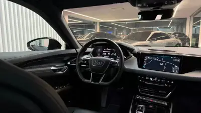 Audi e-tron GT 2022 - 57990 EUR, 59200 km - AUTO.MOTO.pt - 59200km - foto 12 de 28