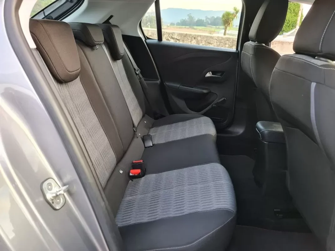 Opel Corsa 2020 - 15990 EUR, 140000 km - AUTO.MOTO.pt - 140000km - foto 31 de 31