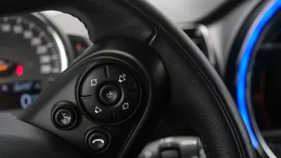 MINI Clubman 2018 - 24999 EUR, 131000 km - AUTO.MOTO.pt - 131000km - foto 20 de 37