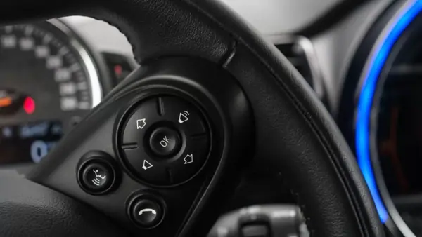 MINI Clubman 2018 - 24999 EUR, 131000 km - AUTO.MOTO.pt - 131000km - foto 20 de 37