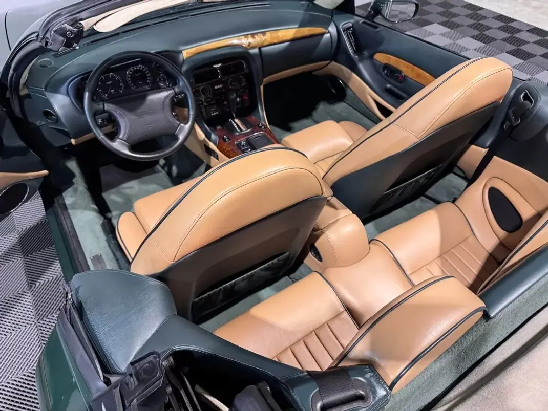 Aston Martin DB7 Vantage Coupé 1997 - 57500 EUR, 41000 km - 41000km - foto 46 de 60