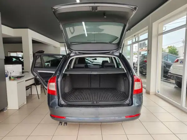Skoda Octavia Break 2010 - 6650 EUR, 252000 km - AUTO.MOTO.pt - 252000km - foto 15 de 31