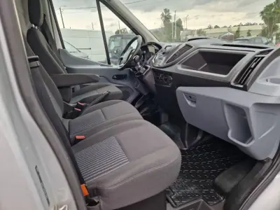 Ford 2014 - 13900 EUR, 240000 km - AUTO.MOTO.pt - 240000km - foto 9 de 10