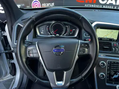 Volvo XC 60 2016 - 22900 EUR, 182664 km - AUTO.MOTO.pt - 182664km - foto 6 de 18
