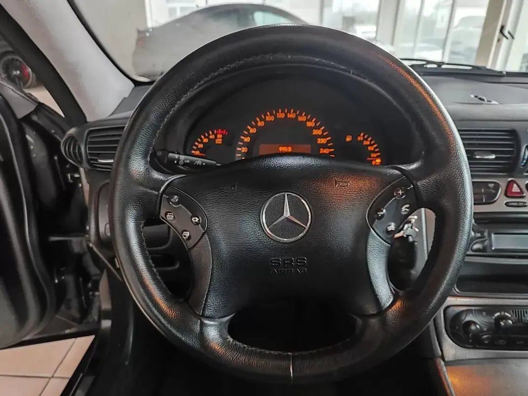 Mercedes-Benz C 220 2000 - 5750 EUR, 372700 km - AUTO.MOTO.pt - 372700km - foto 31 de 60