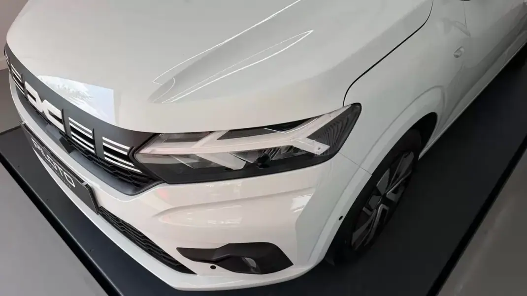 Dacia Sandero 2025 - 14990 EUR, 20225 km - AUTO.MOTO.pt - 20225km - foto 2 de 29