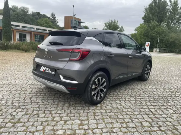 Renault Captur 2023 - 18490 EUR, 63000 km - AUTO.MOTO.pt - 63000km - foto 4 de 10