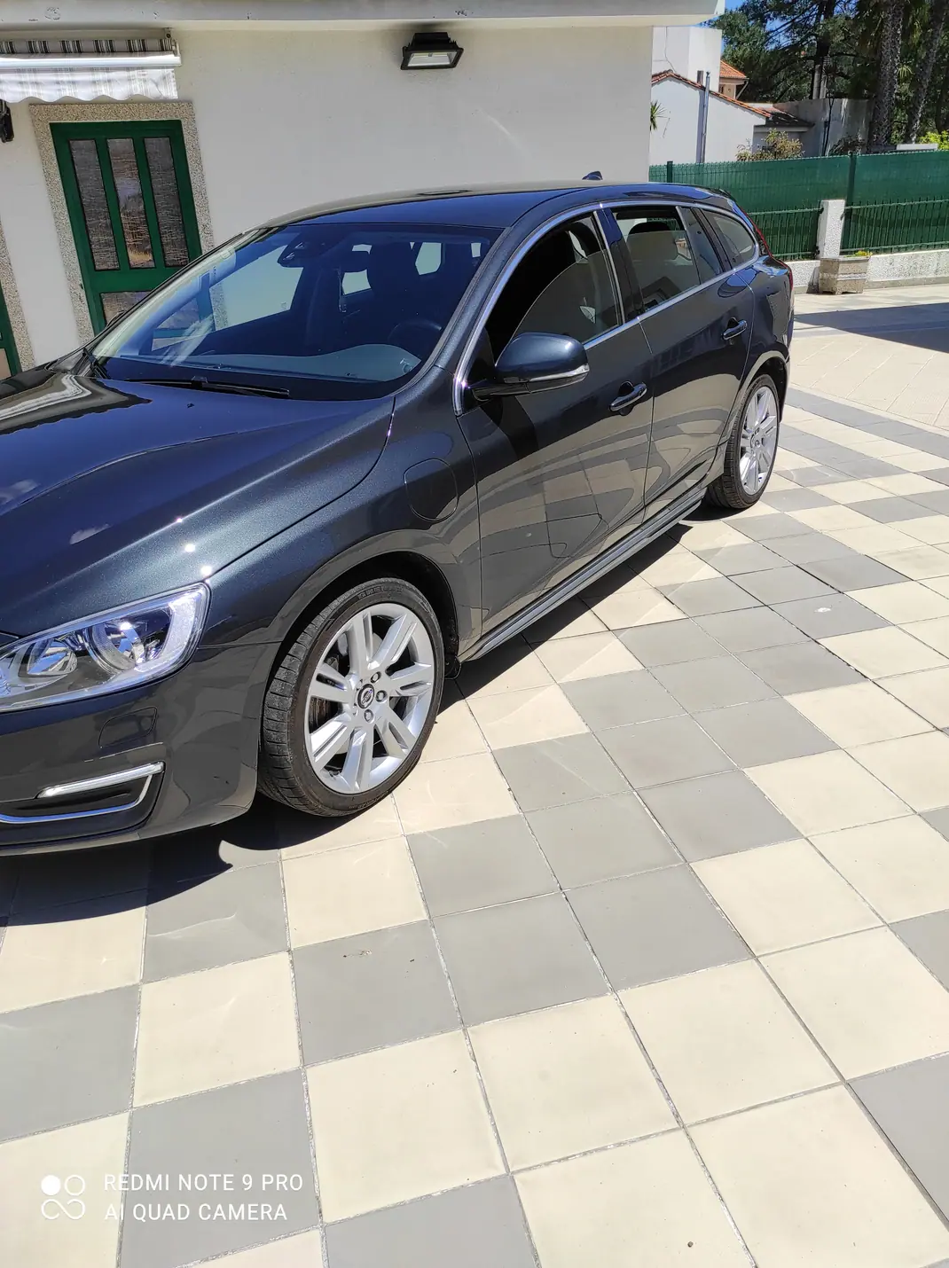Volvo V60 2015 - 12500 EUR, 175000 km - AUTO.MOTO.pt - 175000km - foto 7 de 13