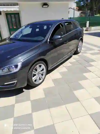 Volvo V60 2015 - 12500 EUR, 175000 km - AUTO.MOTO.pt - 175000km - foto 7 de 13
