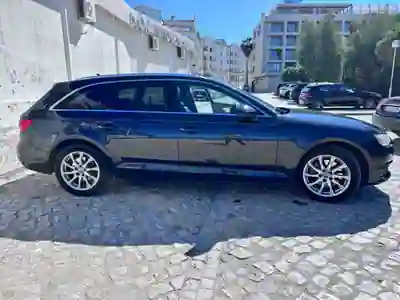 Audi A4 Avant 2017 - 19990 EUR, 228000 km - AUTO.MOTO.pt - 228000km - foto 2 de 10