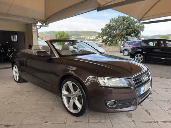 Audi A5 Cabrio 2011 - 14950 EUR, 274529 km - AUTO.MOTO.pt - 274529km - foto 17 de 37
