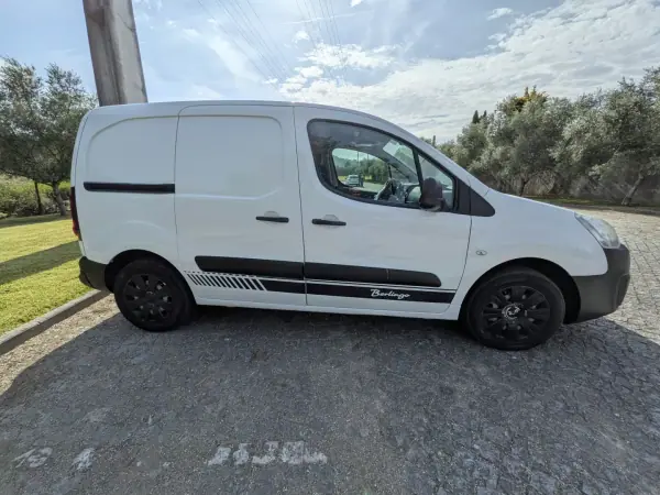 Citroën Berlingo 2016 - 8750 EUR, 220000 km - AUTO.MOTO.pt - 220000km - foto 9 de 10