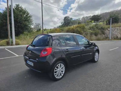 Renault Clio 2008 - 6490 EUR, 190000 km - AUTO.MOTO.pt - 190000km - foto 12 de 15