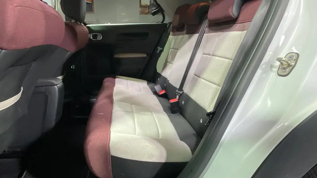 Citroën C4 Cactus 2018 - 11000 EUR, 65000 km - AUTO.MOTO.pt - 65000km - foto 5 de 8