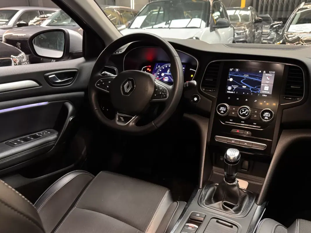 Renault Mégane Sport Tourer 2021 - 14990 EUR, 171050 km - AUTO.MOTO.pt - 171050km - foto 20 de 32