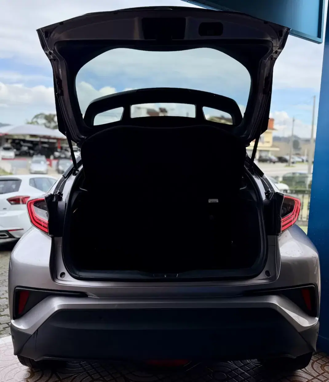 Toyota C-HR 2019 - 23950 EUR, 92000 km - 92000km - foto 24 de 25
