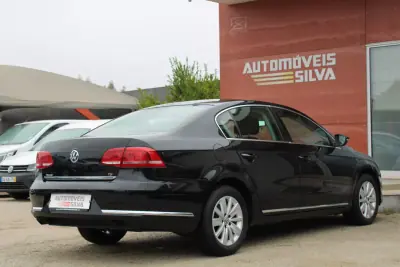 Volkswagen Passat 2011 - 10990 EUR, 174000 km - AUTO.MOTO.pt - 174000km - foto 10 de 30