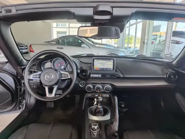 Mazda MX-5 2017 - 23500 EUR, 67000 km - AUTO.MOTO.pt - 67000km - foto 18 de 34