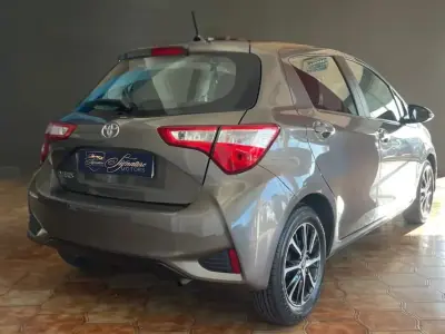 Toyota Yaris 2018 - 14900 EUR, 41312 km - AUTO.MOTO.pt - 41312km - foto 4 de 27