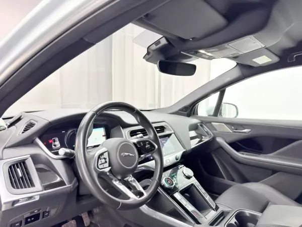 Jaguar I-Pace 2018 - 20999 EUR, 120000 km - AUTO.MOTO.pt - 120000km - foto 18 de 20