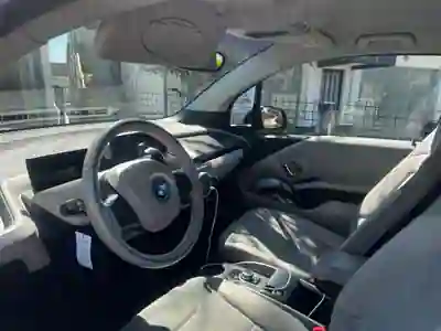 BMW i3 2016 - 9900 EUR, 166500 km - AUTO.MOTO.pt - 166500km - foto 5 de 15