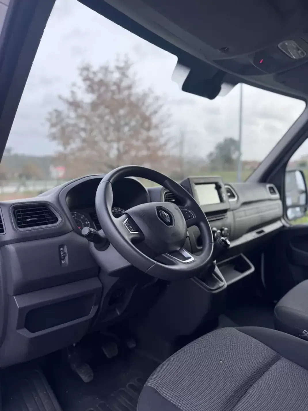 Renault Master 2022 - 23500 EUR, 72729 km - AUTO.MOTO.pt - 72729km - foto 4 de 17