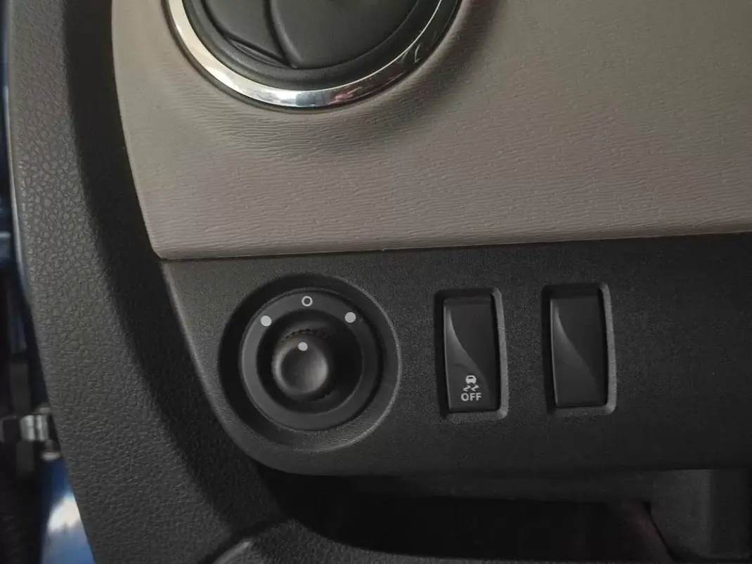 Dacia Lodgy 2016 - 12900 EUR, 161000 km - AUTO.MOTO.pt - 161000km - foto 9 de 16