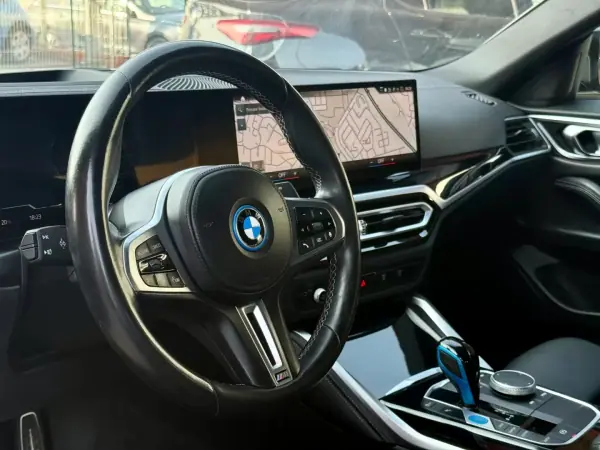 BMW i4 2022 - 46350 EUR, 79000 km - AUTO.MOTO.pt - 79000km - foto 7 de 21