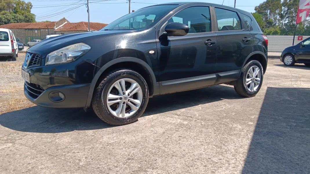 Nissan Qashqai 2012 - 8500 EUR, 242080 km - AUTO.MOTO.pt - 242080km - foto 2 de 24
