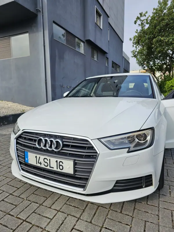 Audi A3 Sportback 2017 - 13990 EUR, 215500 km - AUTO.MOTO.pt - 215500km - foto 2 de 16