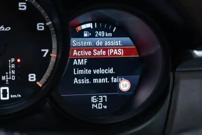 Porsche Macan 2016 - 49950 EUR, 131000 km - AUTO.MOTO.pt - 131000km - foto 33 de 53