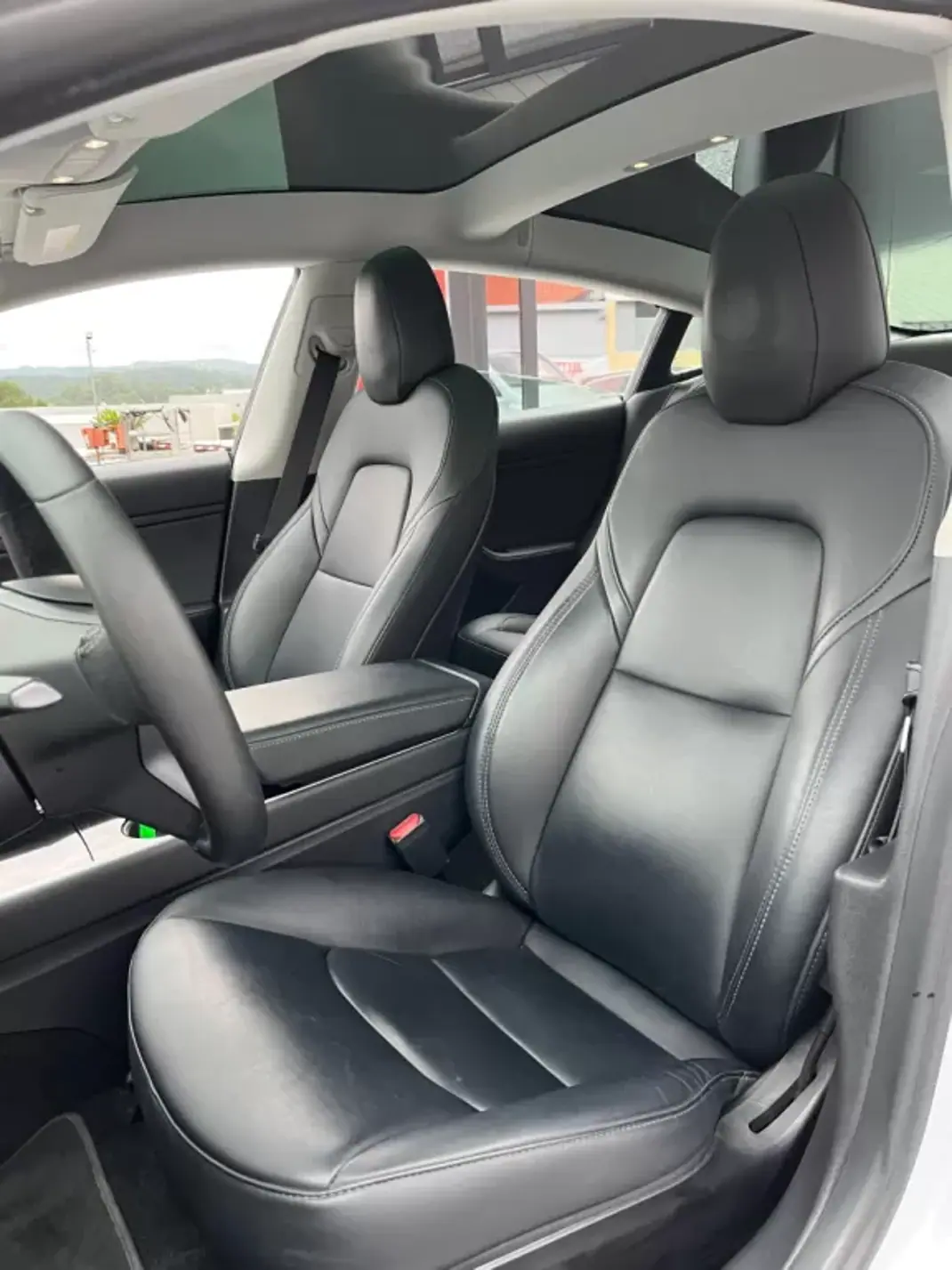 Tesla Model 3 2020 - 23990 EUR, 81000 km - AUTO.MOTO.pt - 81000km - foto 10 de 17