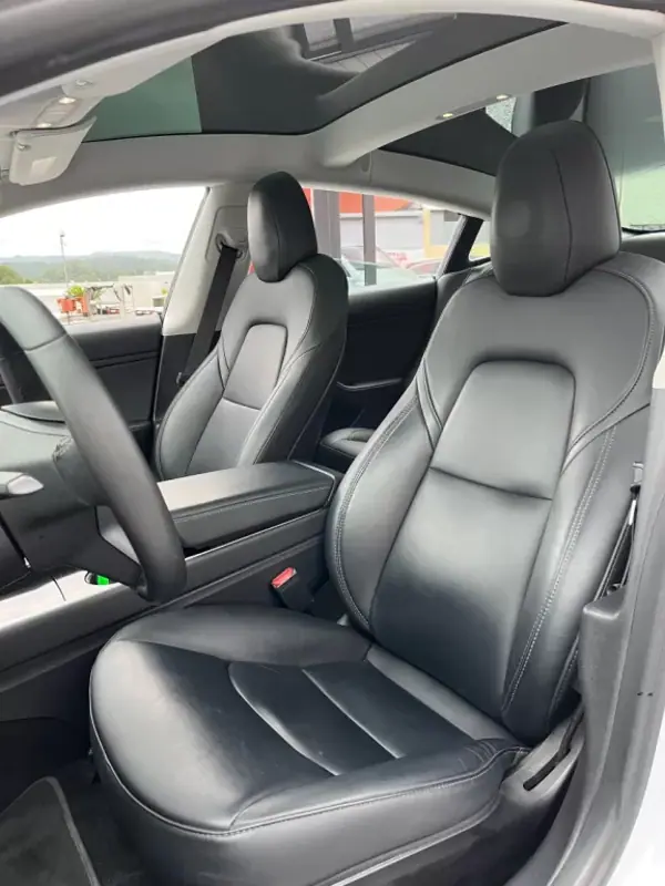 Tesla Model 3 2020 - 23000 EUR, 81000 km - AUTO.MOTO.pt - 81000km - foto 10 de 17
