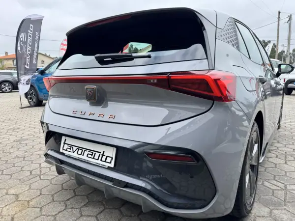 Cupra Born 2024 - 28750 EUR, 35000 km - 35000km - foto 31 de 47