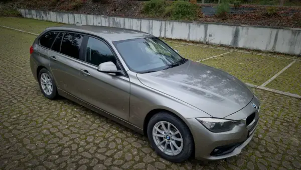 BMW 318 2017 - 22450 EUR, 147000 km - AUTO.MOTO.pt - 147000km - foto 19 de 20