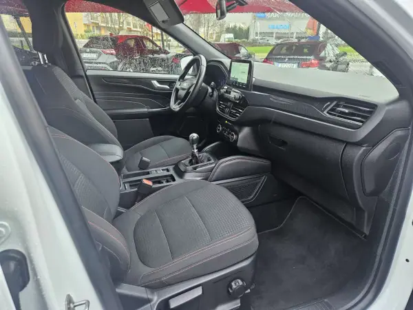 Ford Kuga 2022 - 17800 EUR, 129800 km - AUTO.MOTO.pt - 129800km - foto 9 de 49