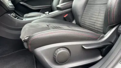 Mercedes-Benz CLA 200 2017 - 21800 EUR, 181000 km - AUTO.MOTO.pt - 181000km - foto 49 de 55