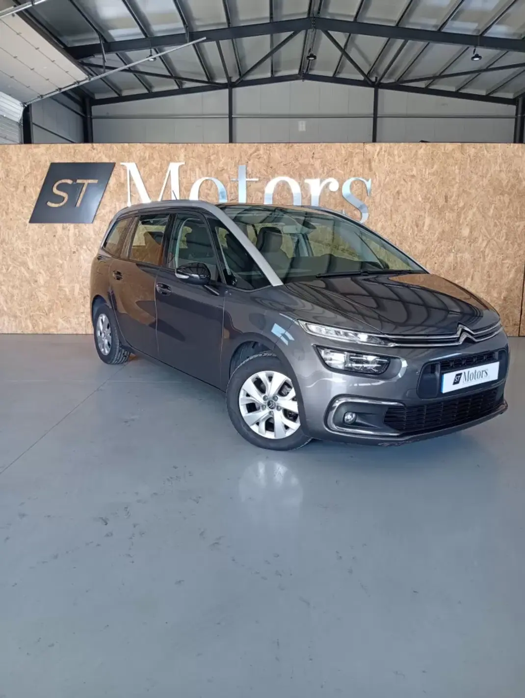Citroën C4 Spacetourer 2021 - 18900 EUR, 81600 km - AUTO.MOTO.pt - 81600km - foto 1 de 20