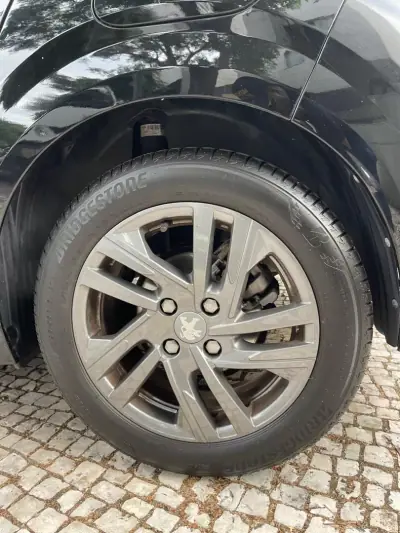 Peugeot 208 2022 - 14500 EUR, 71000 km - 71000km - foto 3 de 19
