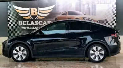 Tesla Model Y 2023 - 31500 EUR, 65000 km - AUTO.MOTO.pt - 65000km - foto 2 de 10