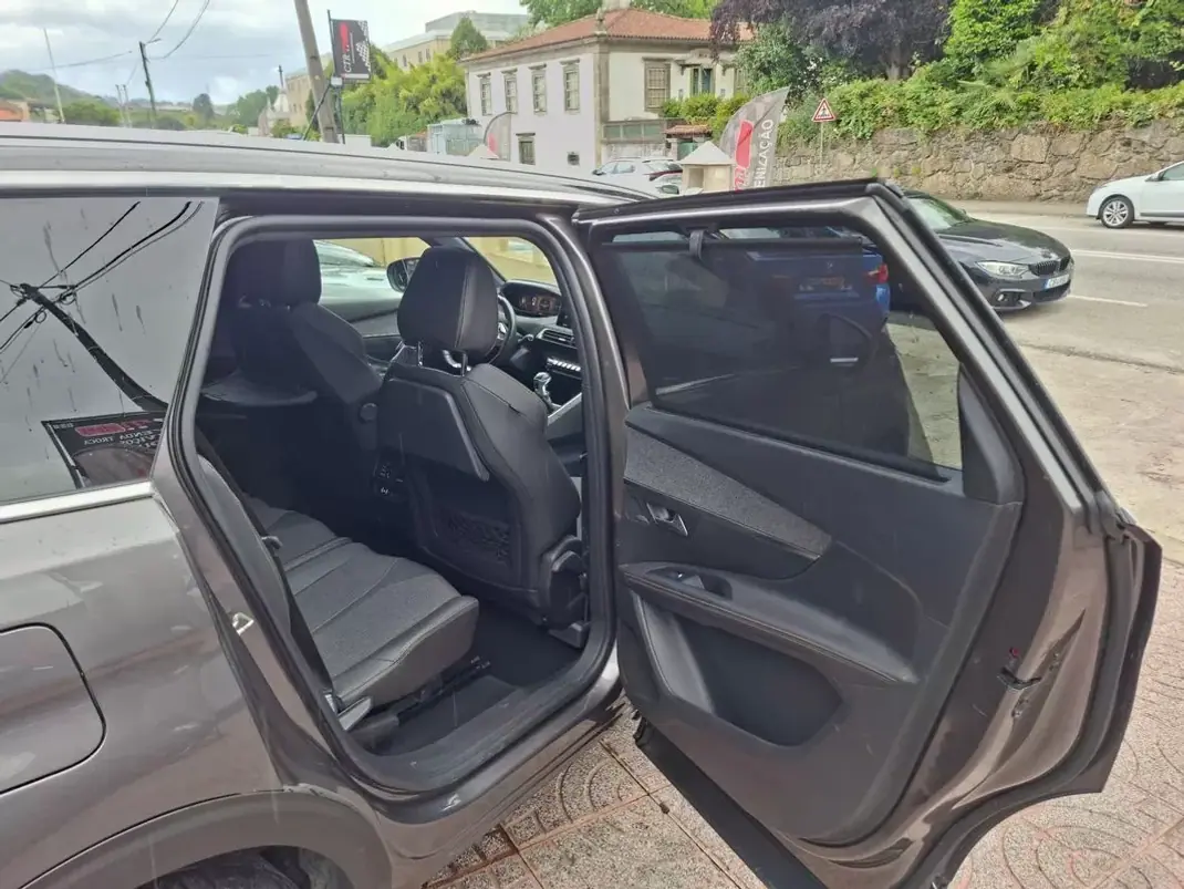Peugeot 5008 2017 - 16500 EUR, 30000 km - AUTO.MOTO.pt - 30000km - foto 22 de 35