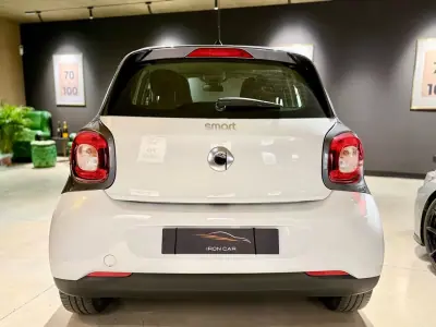 Smart ForFour 2018 - 11900 EUR, 51000 km - AUTO.MOTO.pt - 51000km - foto 4 de 19
