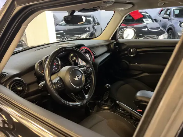 MINI 5 Portas 2016 - 13990 EUR, 95000 km - AUTO.MOTO.pt - 95000km - foto 5 de 41
