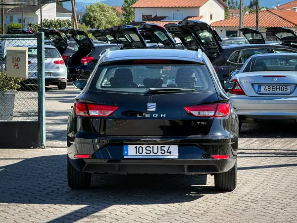SEAT Leon ST 2017 - 10850 EUR, 153000 km - AUTO.MOTO.pt - 153000km - foto 4 de 12