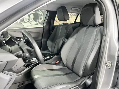 Peugeot e-2008 2022 - 21600 EUR, 30171 km - AUTO.MOTO.pt - 30171km - foto 7 de 24