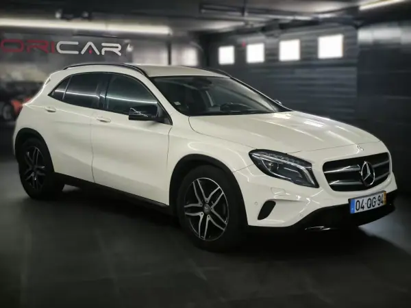 Mercedes-Benz GLA 180 2015 - 19950 EUR, 81297 km - AUTO.MOTO.pt - 81297km - foto 12 de 32