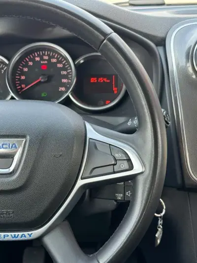 Dacia Sandero 2017 - 9950 EUR, 85154 km - AUTO.MOTO.pt - 85154km - foto 21 de 26