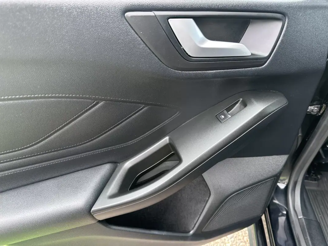 Ford Focus 2018 - 10900 EUR, 100000 km - AUTO.MOTO.pt - 100000km - foto 42 de 56