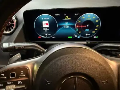 Mercedes-Benz GLA 250 2021 - 35990 EUR, 104000 km - AUTO.MOTO.pt - 104000km - foto 18 de 30